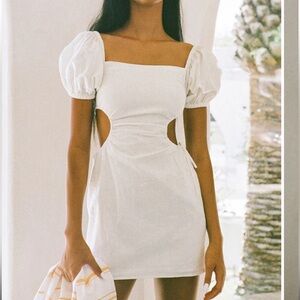 Elegant White Puff Sleeve Dress